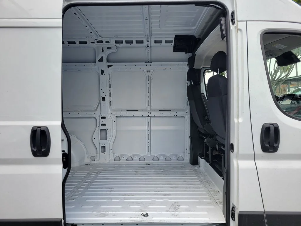 New 2026 Bright White Clear-Coat Exterior Paint RAM High Roof image 14
