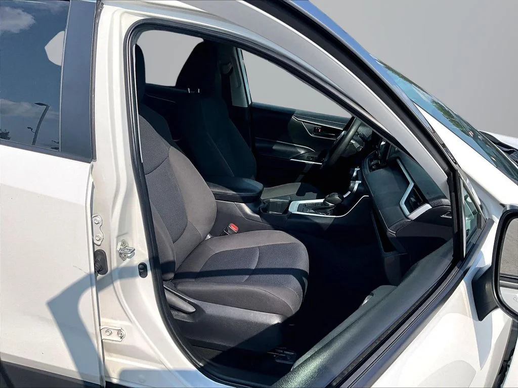 Used 2022 White Toyota LE image 8