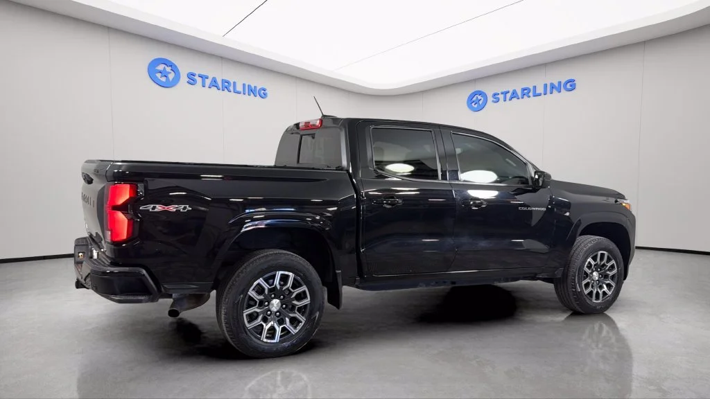 Used 2023 BLACK Chevrolet 4WD LT image 10