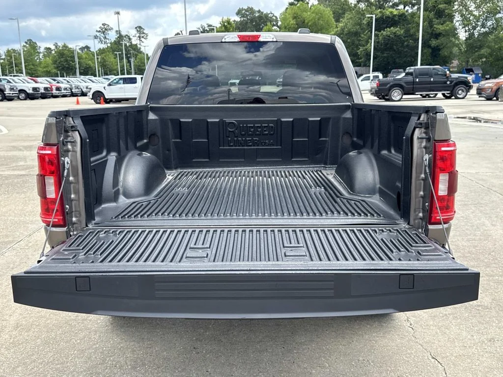 Used 2023 Gray Ford XLT image 9