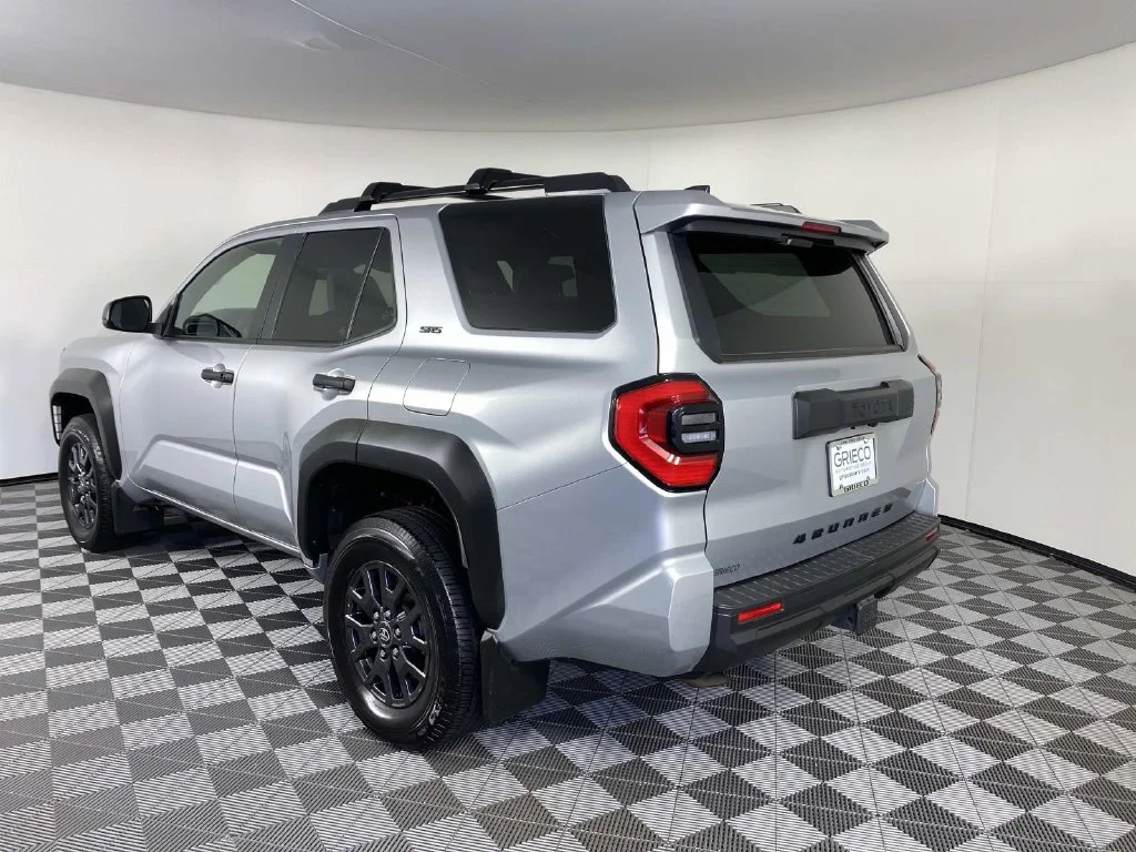 Used 2025 Cutting Edge Toyota SR5 image 6
