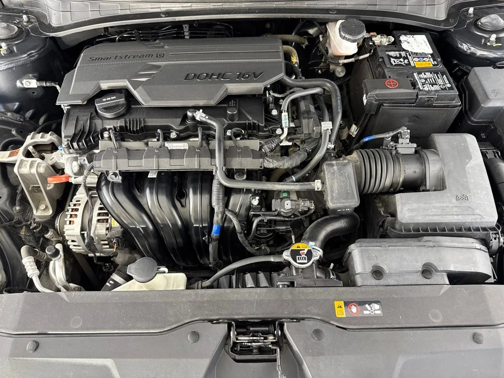 Used 2022 Black Hyundai SEL image 19
