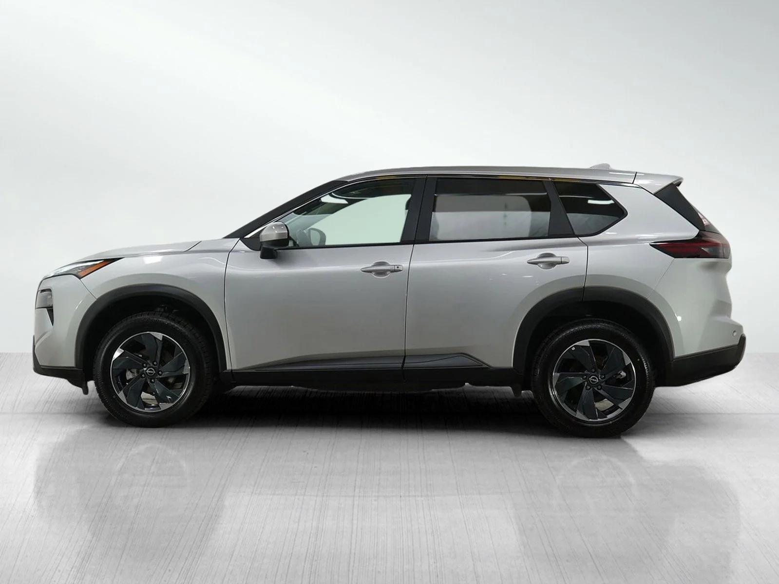 Used 2025 Nissan Rogue SV with VIN 5N1BT3BB6SC813081 for sale in Minneapolis, Minnesota