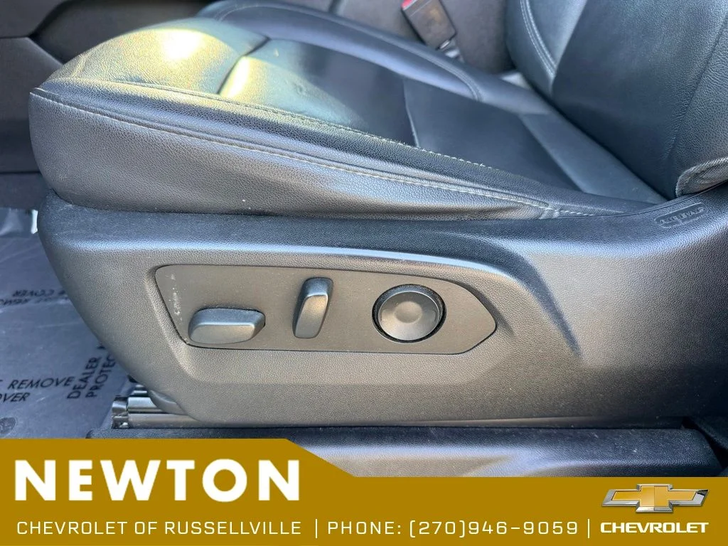 Used 2022 Summit White Chevrolet LT image 14
