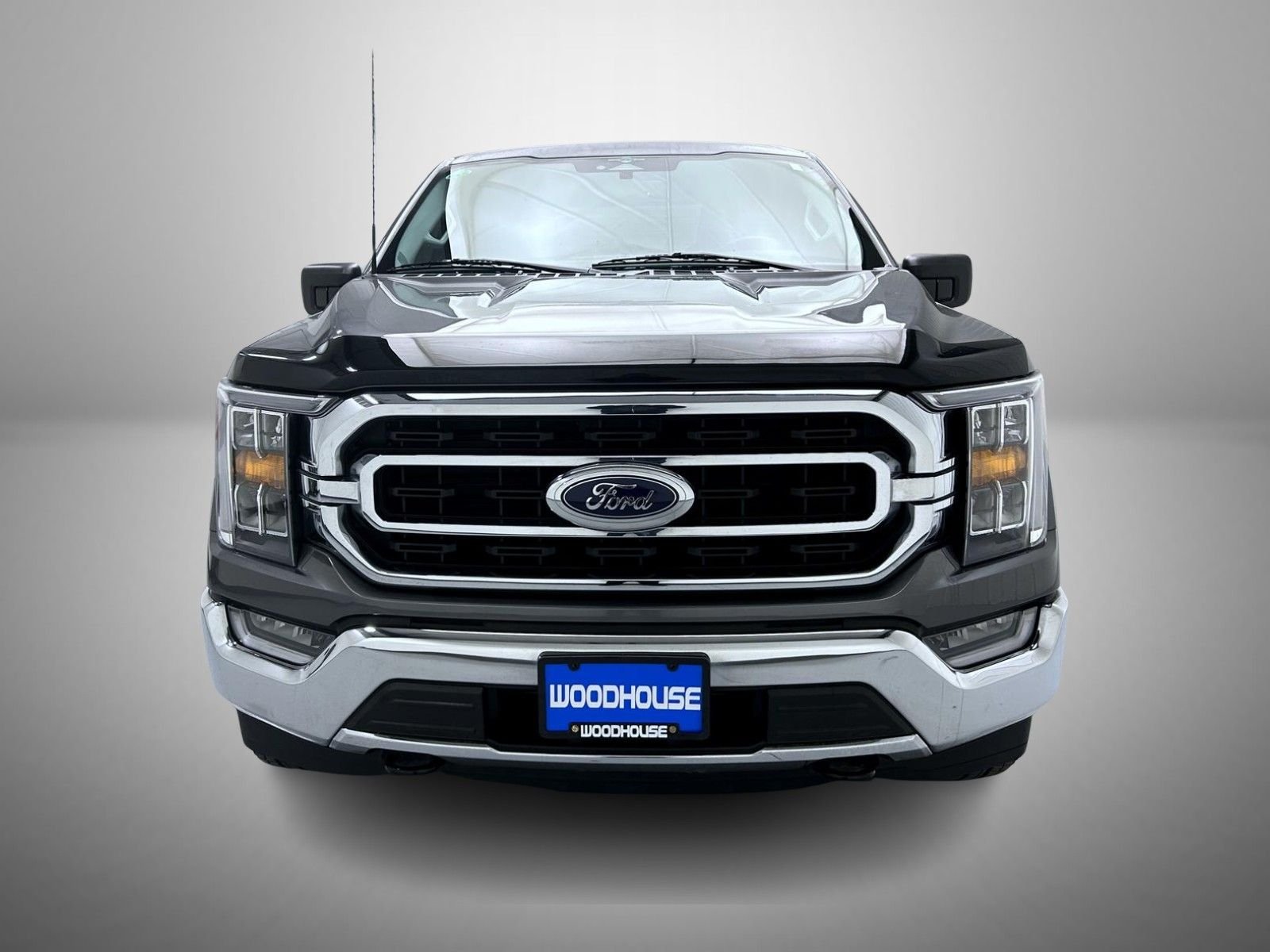 Used 2023 Gray Ford XLT image 2