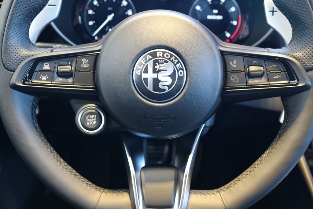 2025 Alfa Romeo Giulia Base - Photo 33