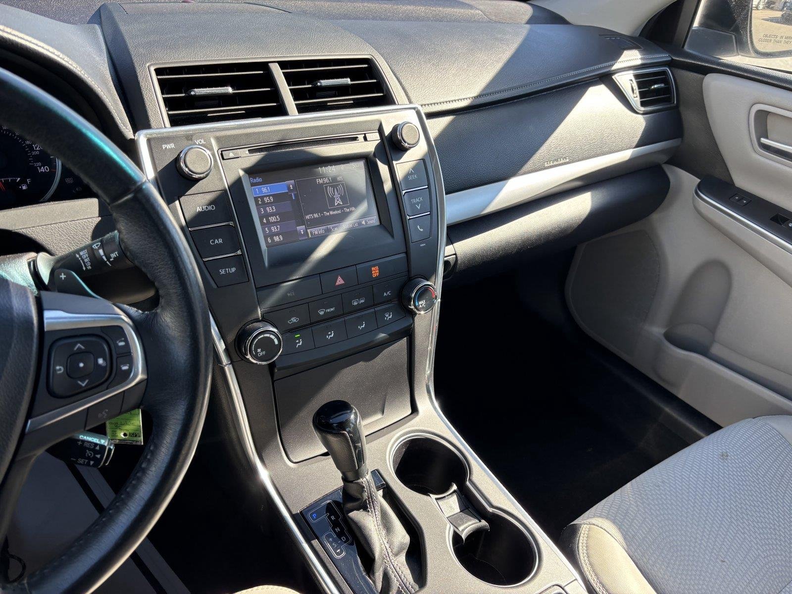 Used 2017 Blizzard Pearl Toyota SE image 22