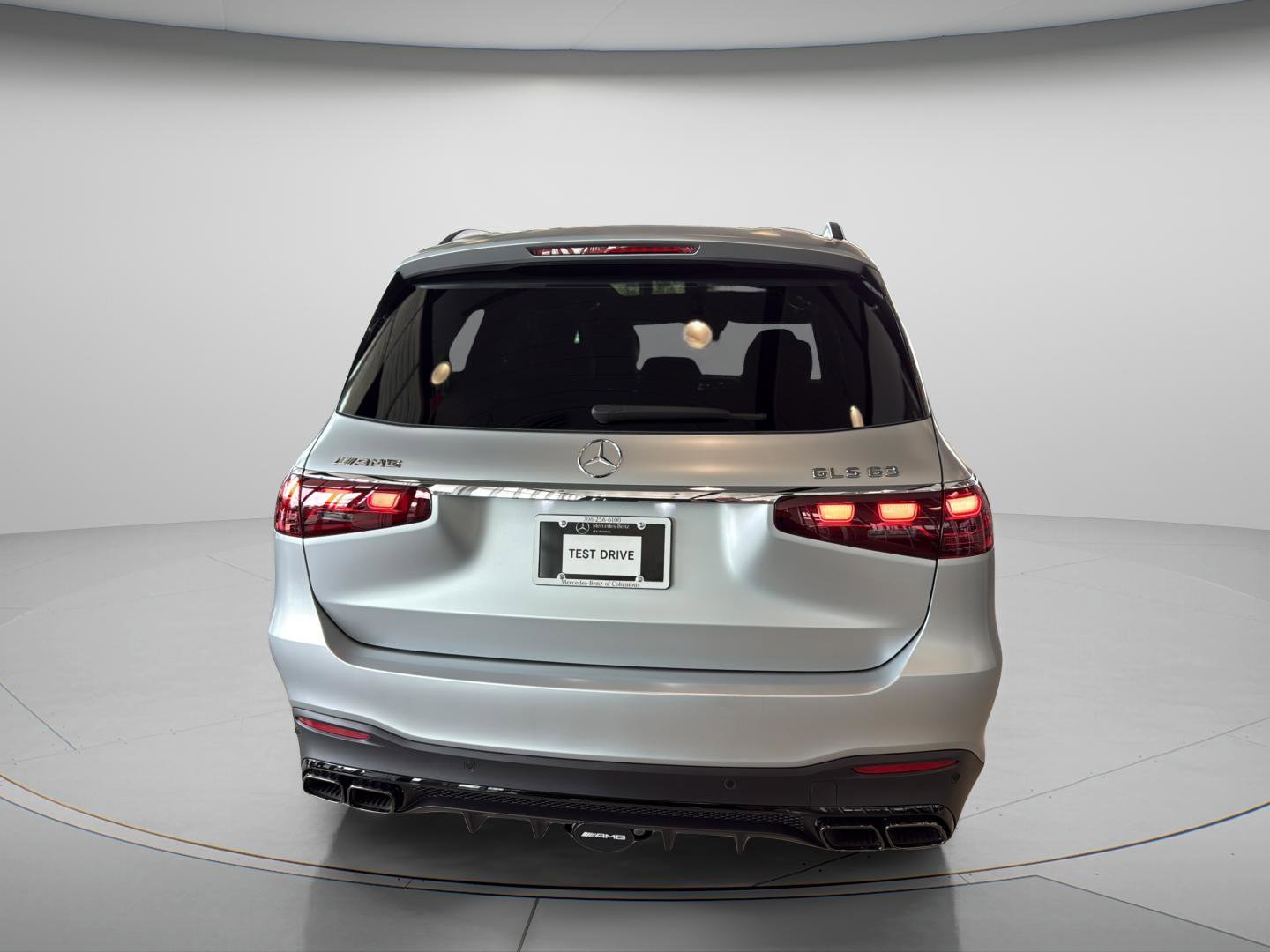 New 2026 MANUFAKTUR Signature Cirrus Silver Magno Mercedes-Benz AMG® GLS 63 image 4
