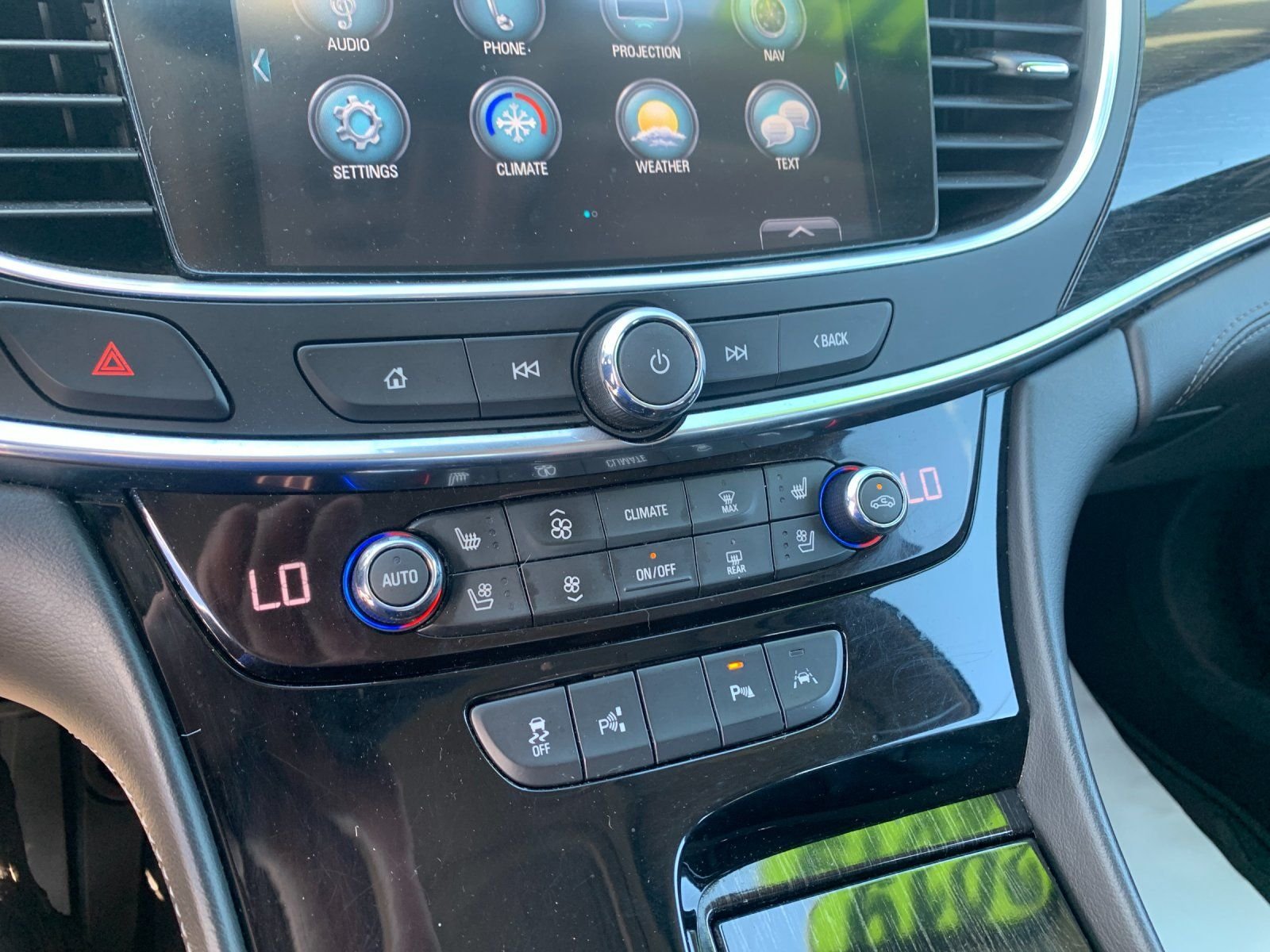 Used 2019  Buick Premium I Group image 22
