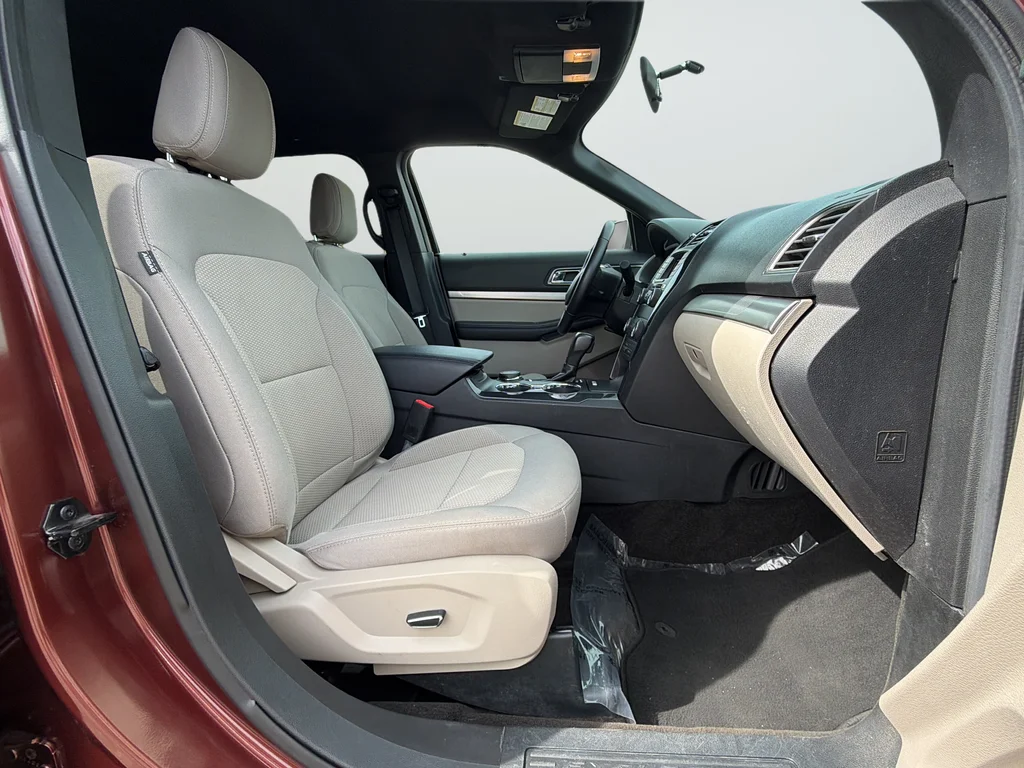 Used 2018 Red Ford XLT image 26