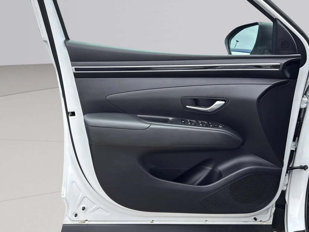 Used 2023 Serenity White Pearl Hyundai SEL image 10