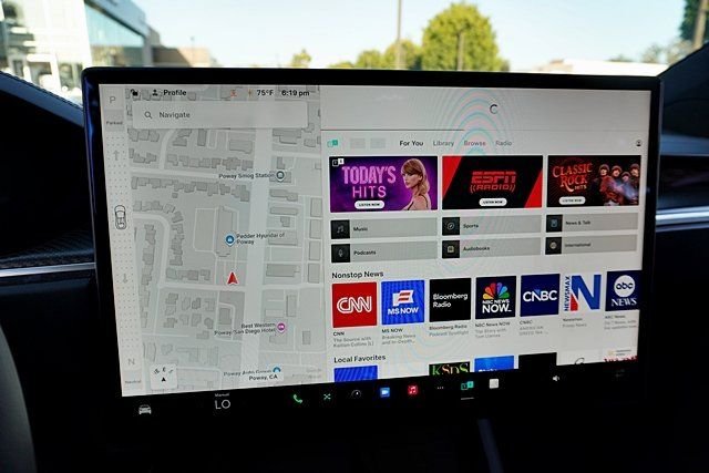 Used 2022 Black Tesla Plaid image 30