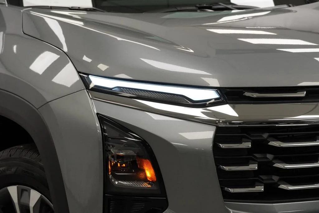 New 2027 Sterling Gray Metallic Chevrolet LT image 30