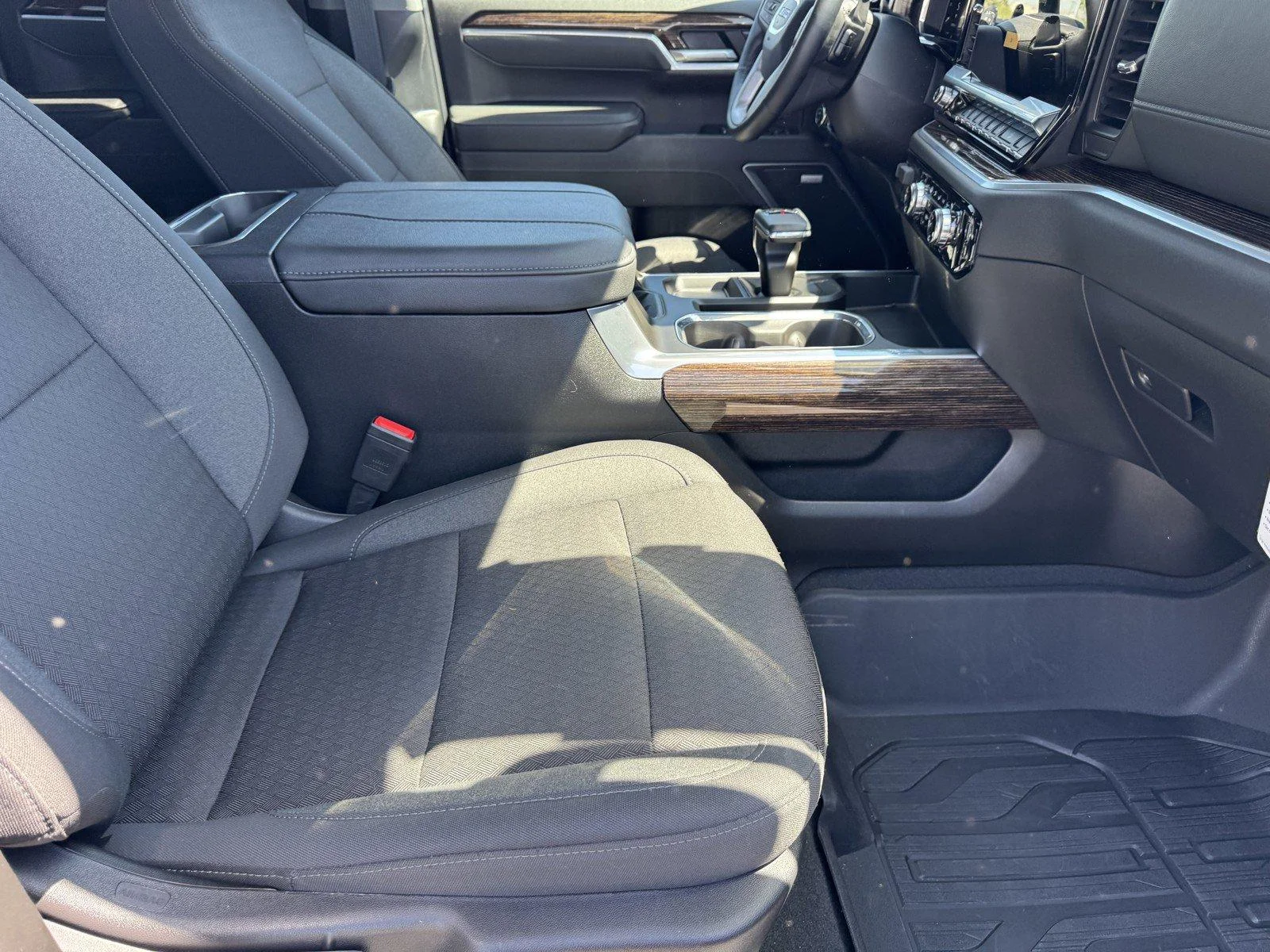 New 2026 Sterling Metallic GMC Elevation image 8