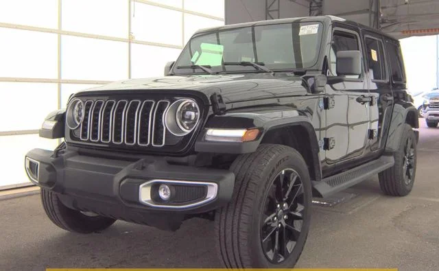 2025 Jeep Wrangler 4xe's photo
