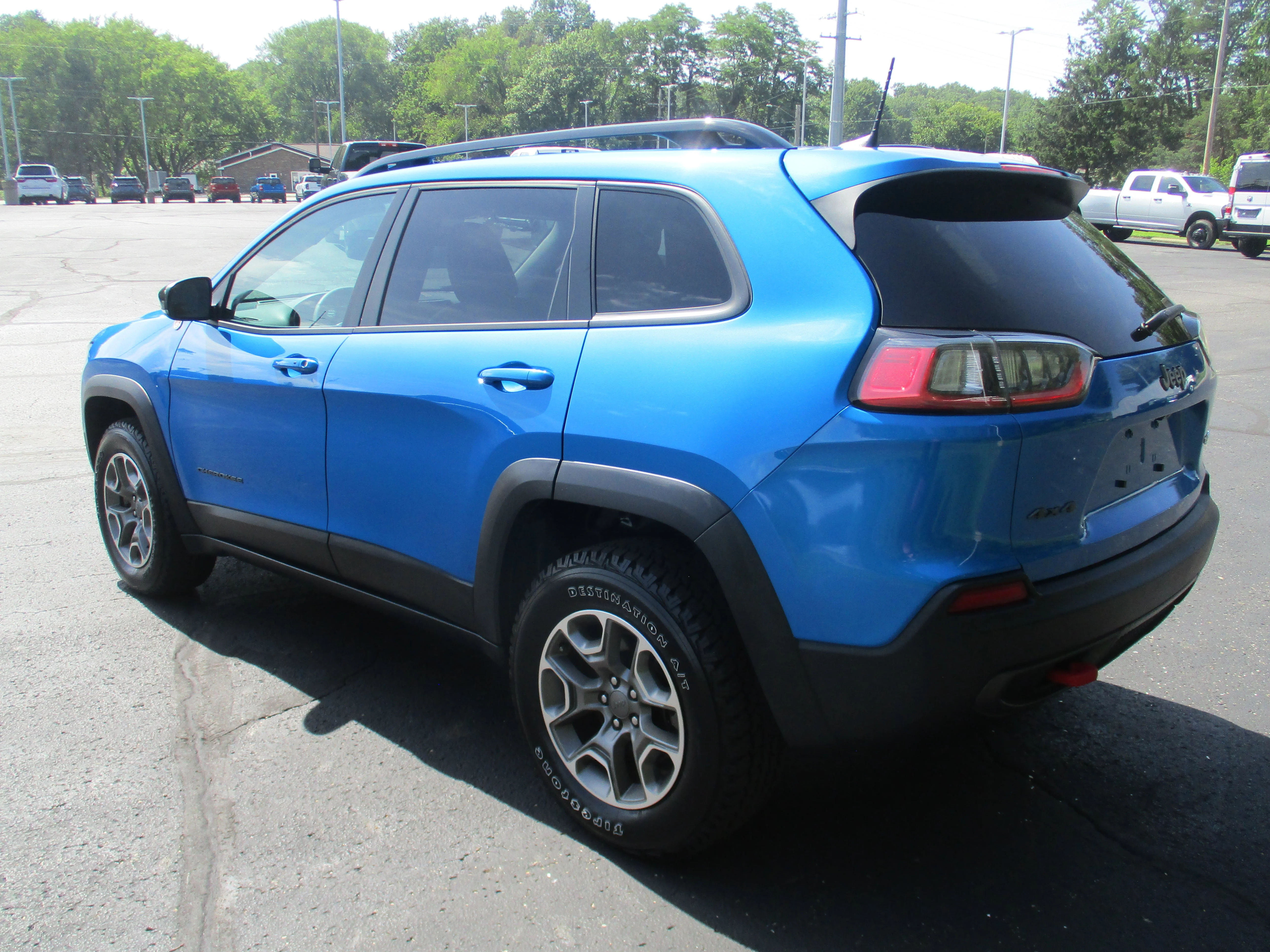 Used 2022 Hydro Blue Pearlcoat Jeep Trailhawk image 57