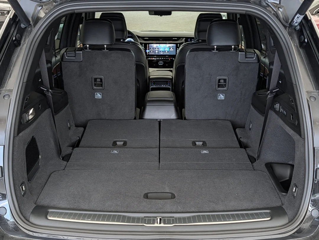New 2026 Black Jeep Summit - - 4x4 - Dual- Pane Panoramic Sunroof - Trailer Tow Pkg - Palermo Leather & More! image 34