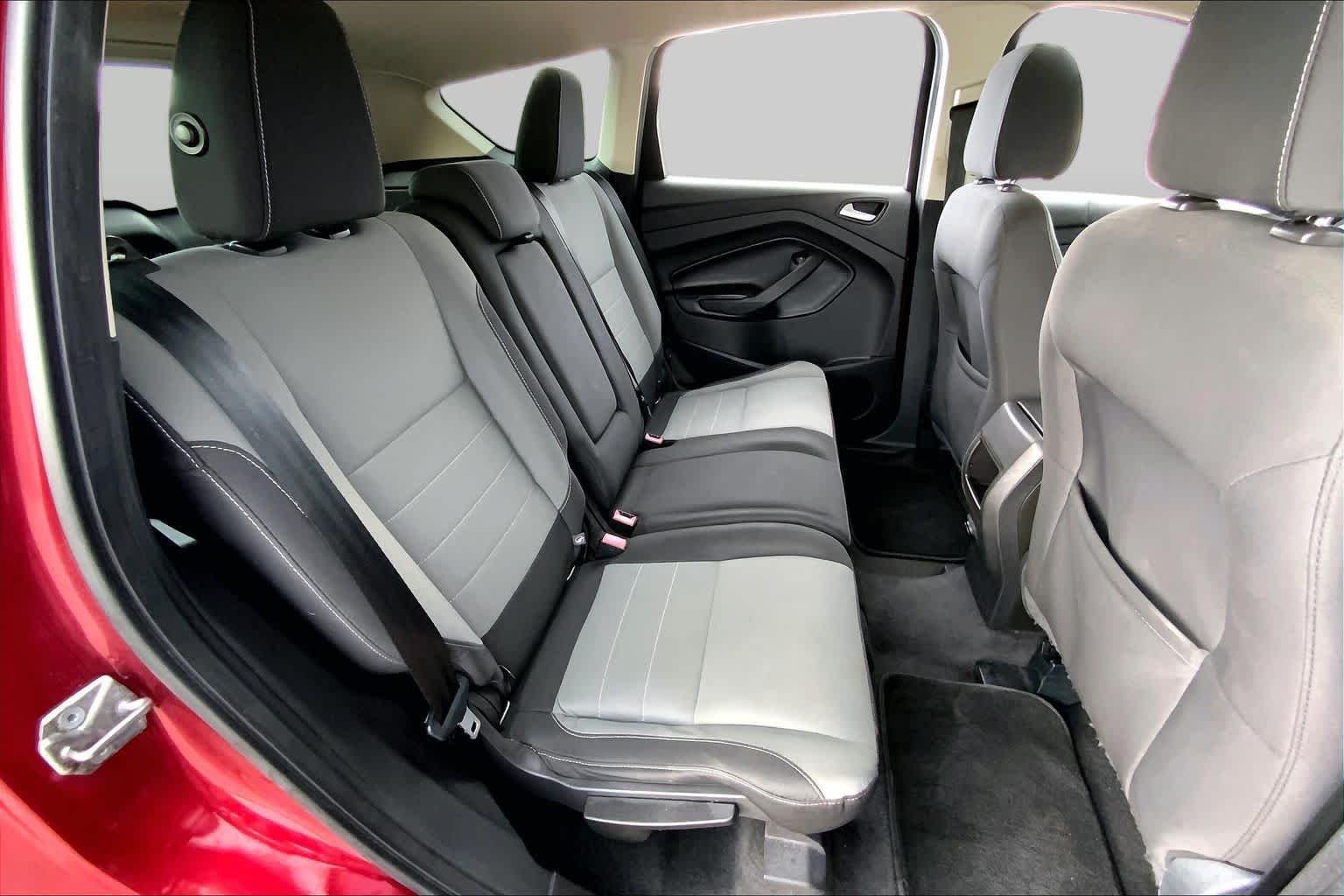 Used 2016 Ruby Red Metallic Tinted Clearcoat Ford SE image 19