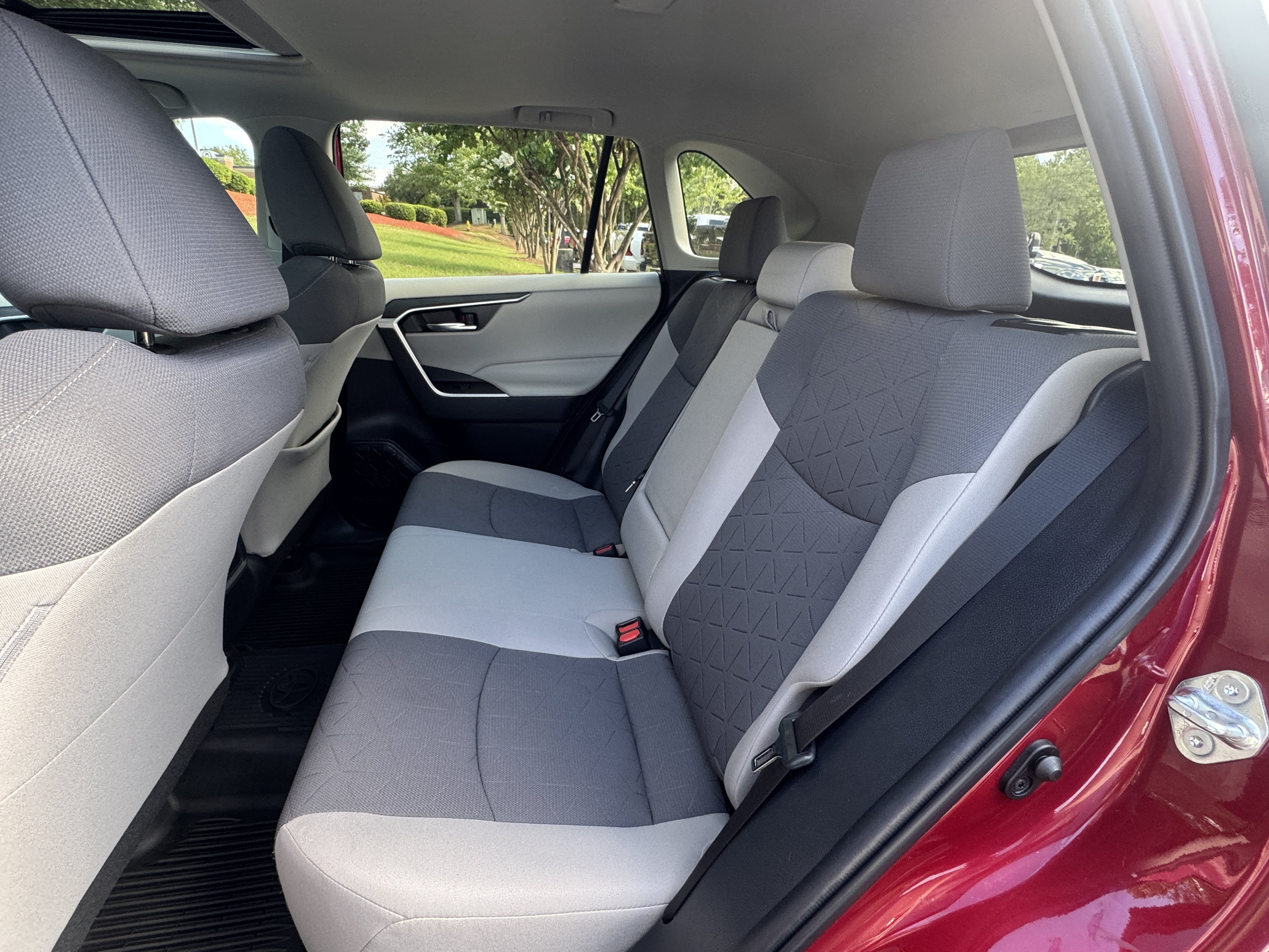 Certified Used 2022 Ruby Flare Pearl Toyota XLE image 11