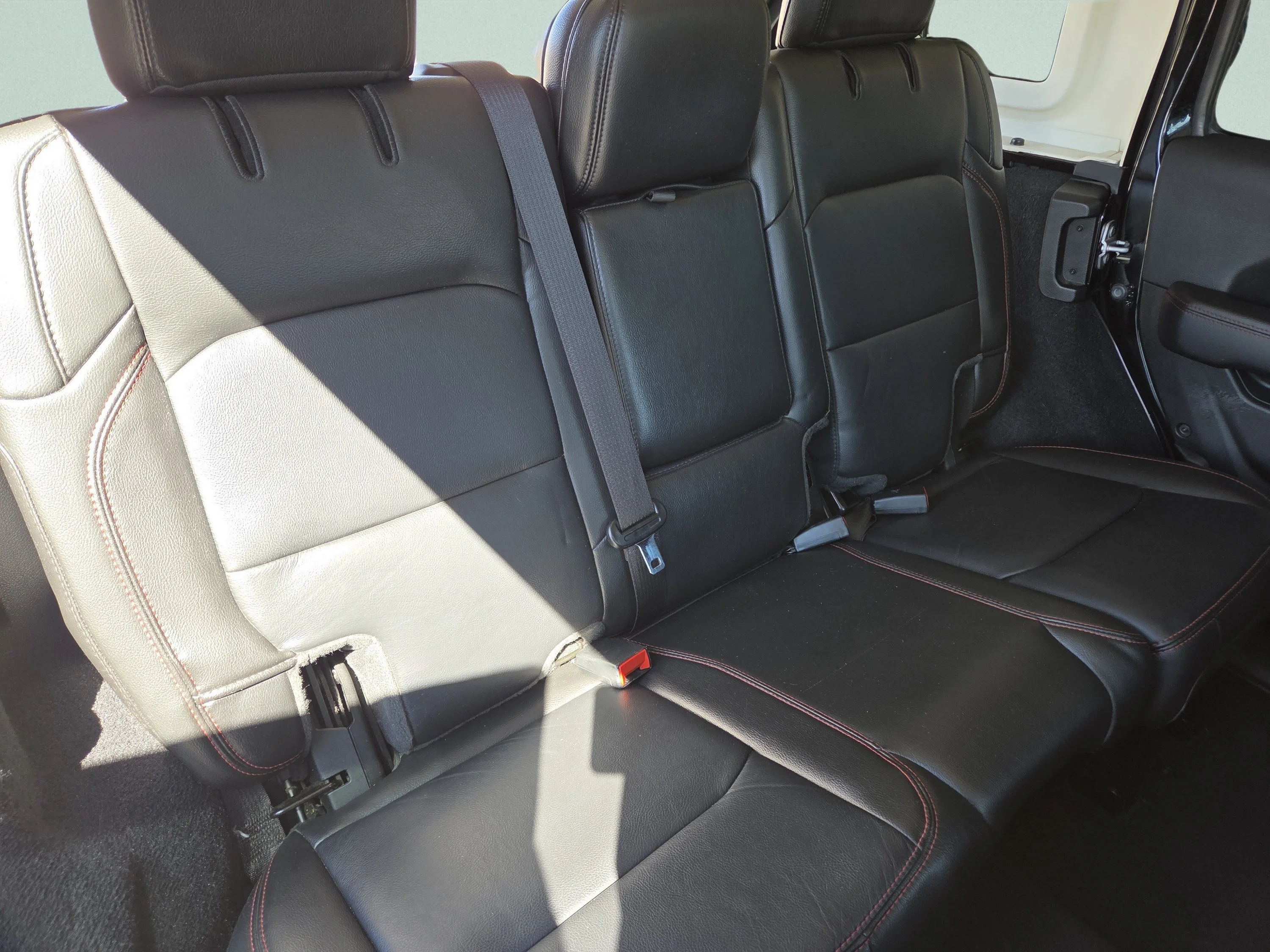 Used 2022 Black Clearcoat Jeep Unlimited Rubicon image 5