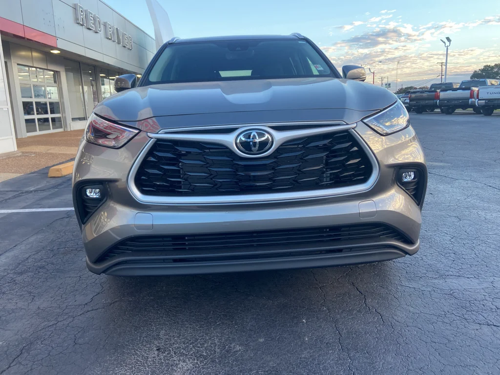 2026 Toyota Highlander XLE - Photo 8