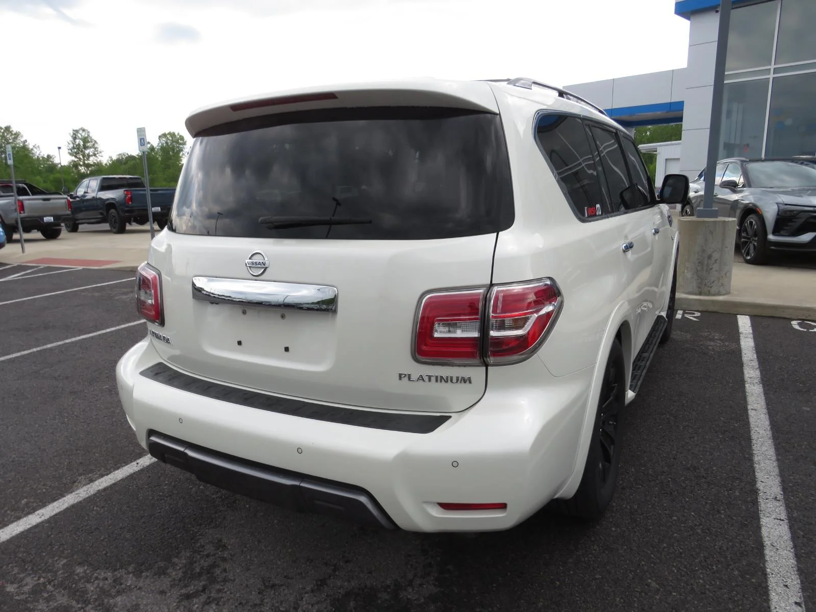 Used 2020  NISSAN  image 5