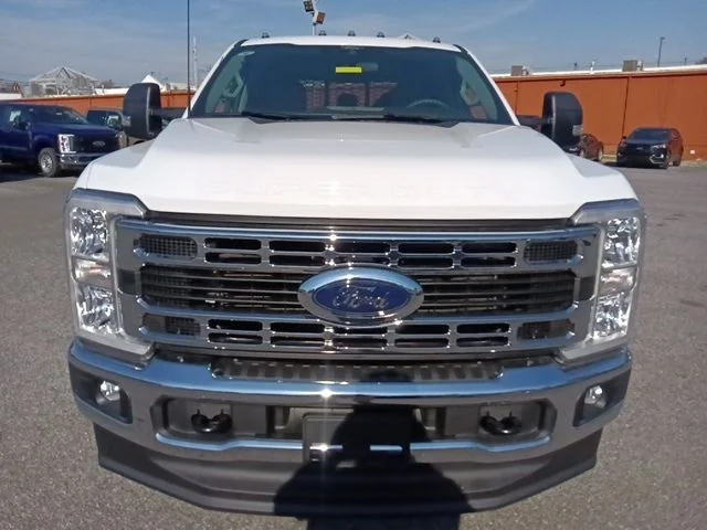 New 2026 Oxford White Ford F-350® XL image 8