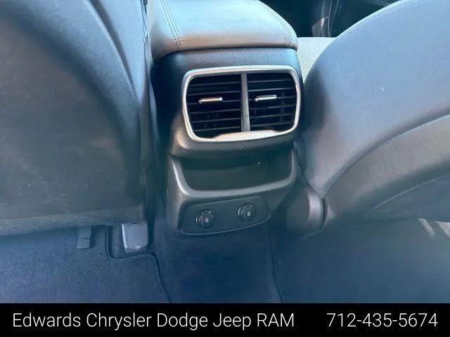 Used 2019 Red Hyundai SE image 29