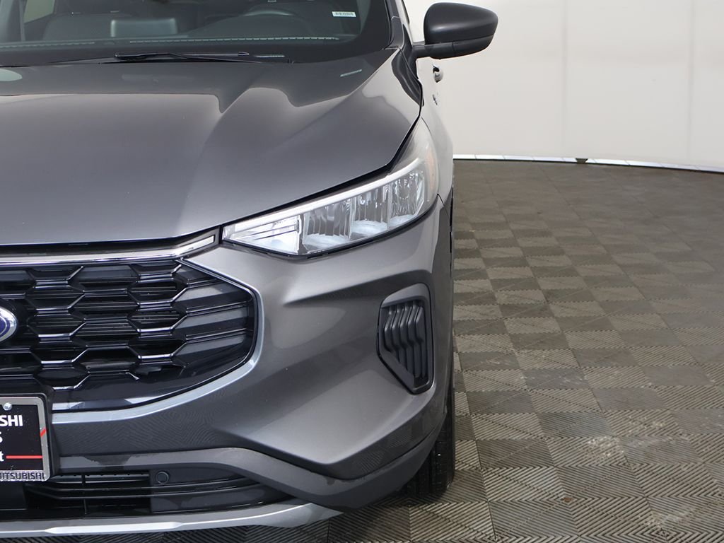 Used 2025 Gray Ford ST-Line image 13