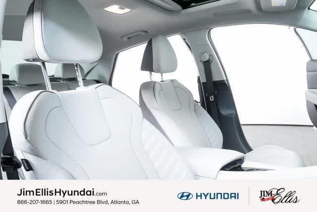 2025 Hyundai Elantra Limited - Photo 61