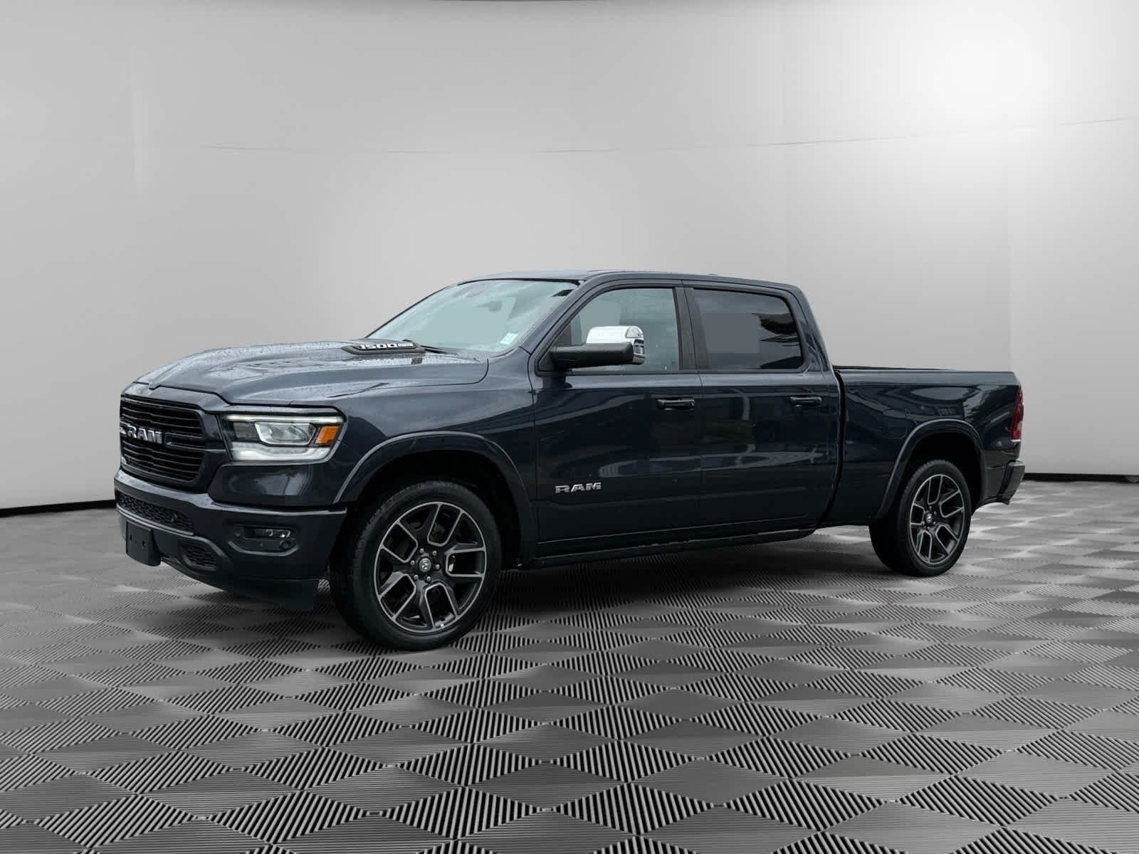 2019 RAM 1500 Laramie 4x4 Crew Cab 6'4's photo