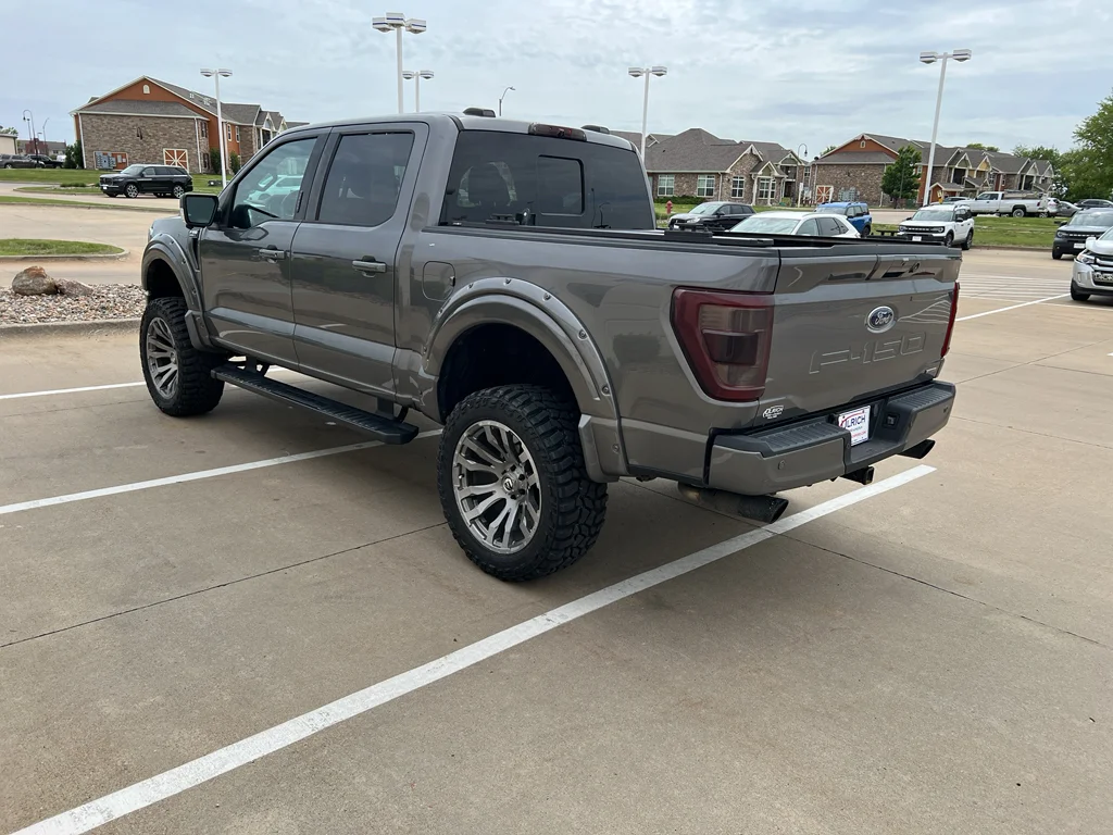 Used 2021 Gray Metallic Ford LARIAT image 6