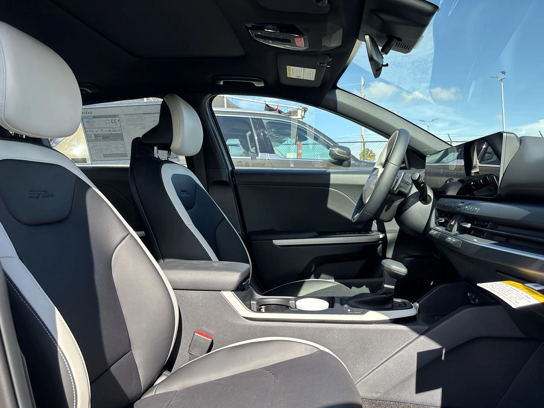 New 2026 Snow White Pearl Kia GT-Line image 23