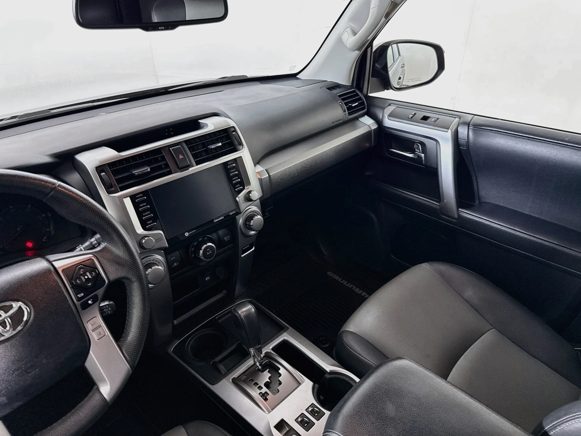 Used 2020 Magnetic Gray Metallic Toyota SR5 Premium image 21