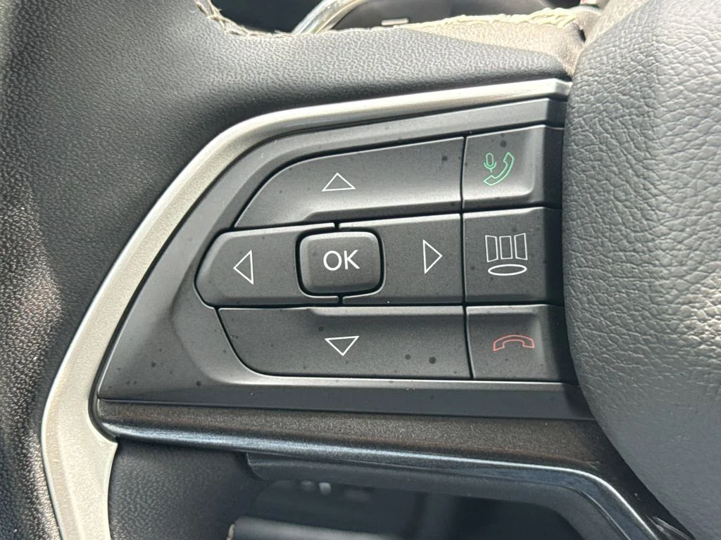 Used 2023 Gray Metallic Jeep Laredo image 30