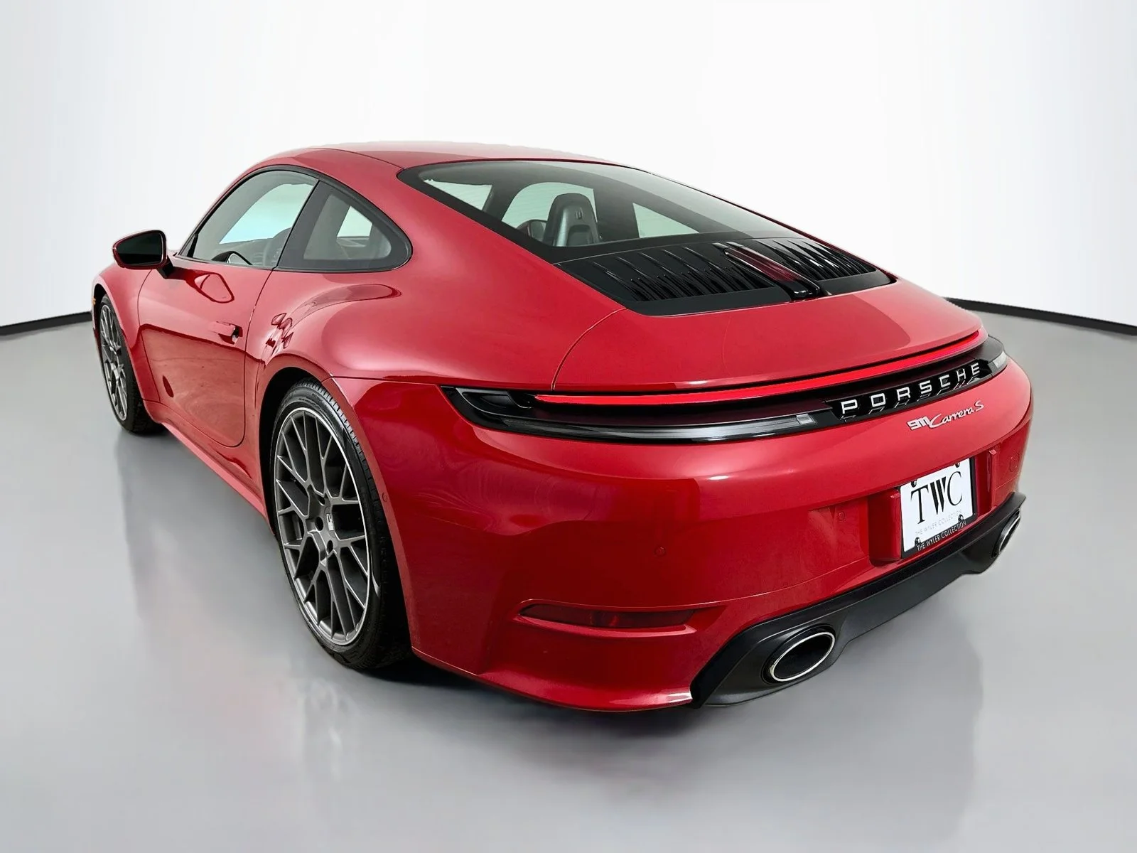 Used 2025 Red Porsche  image 7
