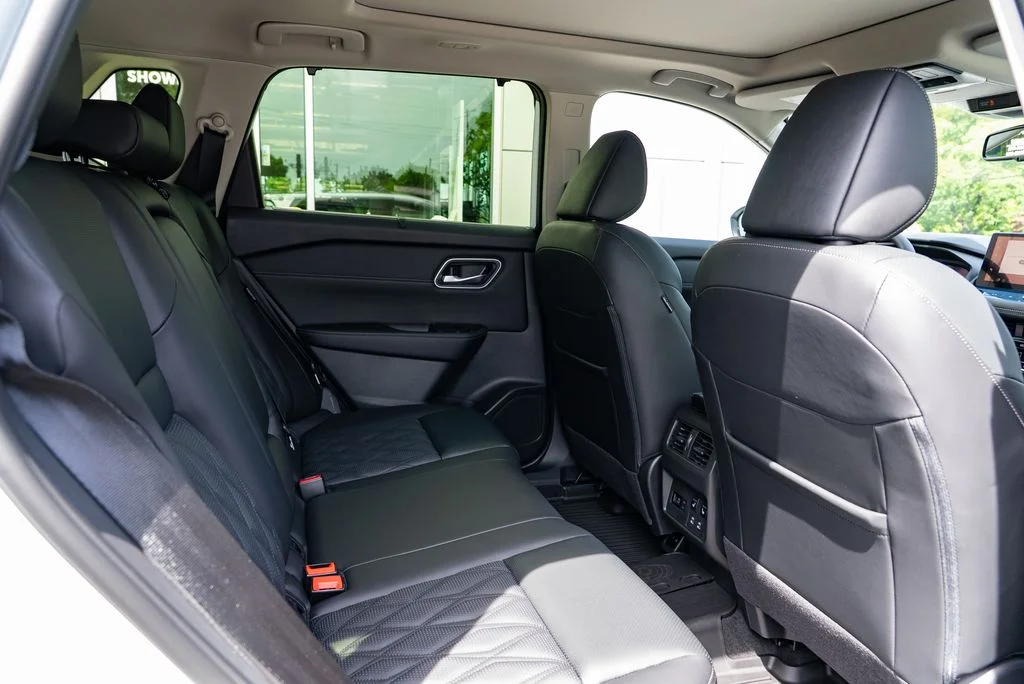 New 2026 Everest White Pearl TriCoat Nissan Platinum image 27