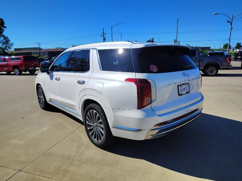 Used 2025 Hyper White Hyundai Calligraphy image 6