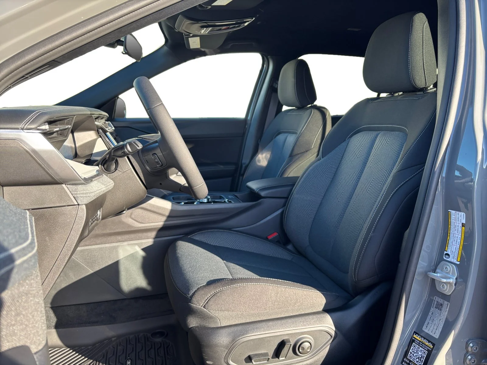 New 2026 STING GREY Jeep Laredo image 10