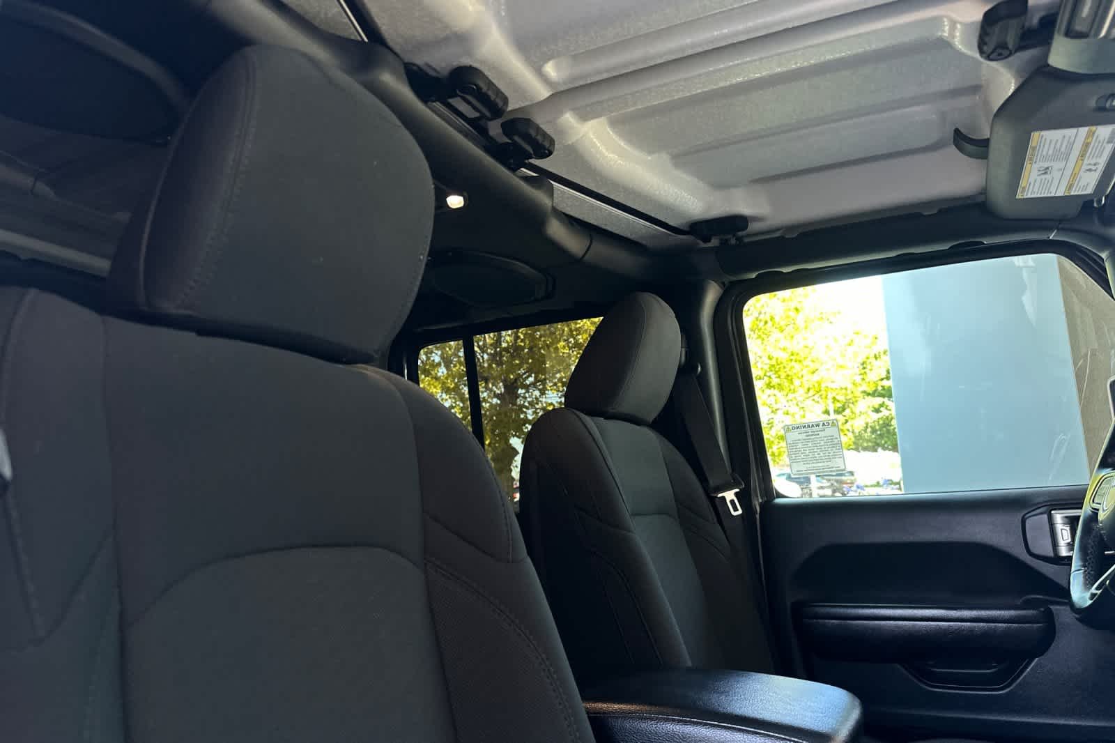Used 2020 Granite Crystal Metallic Clearcoat Jeep Willys image 18