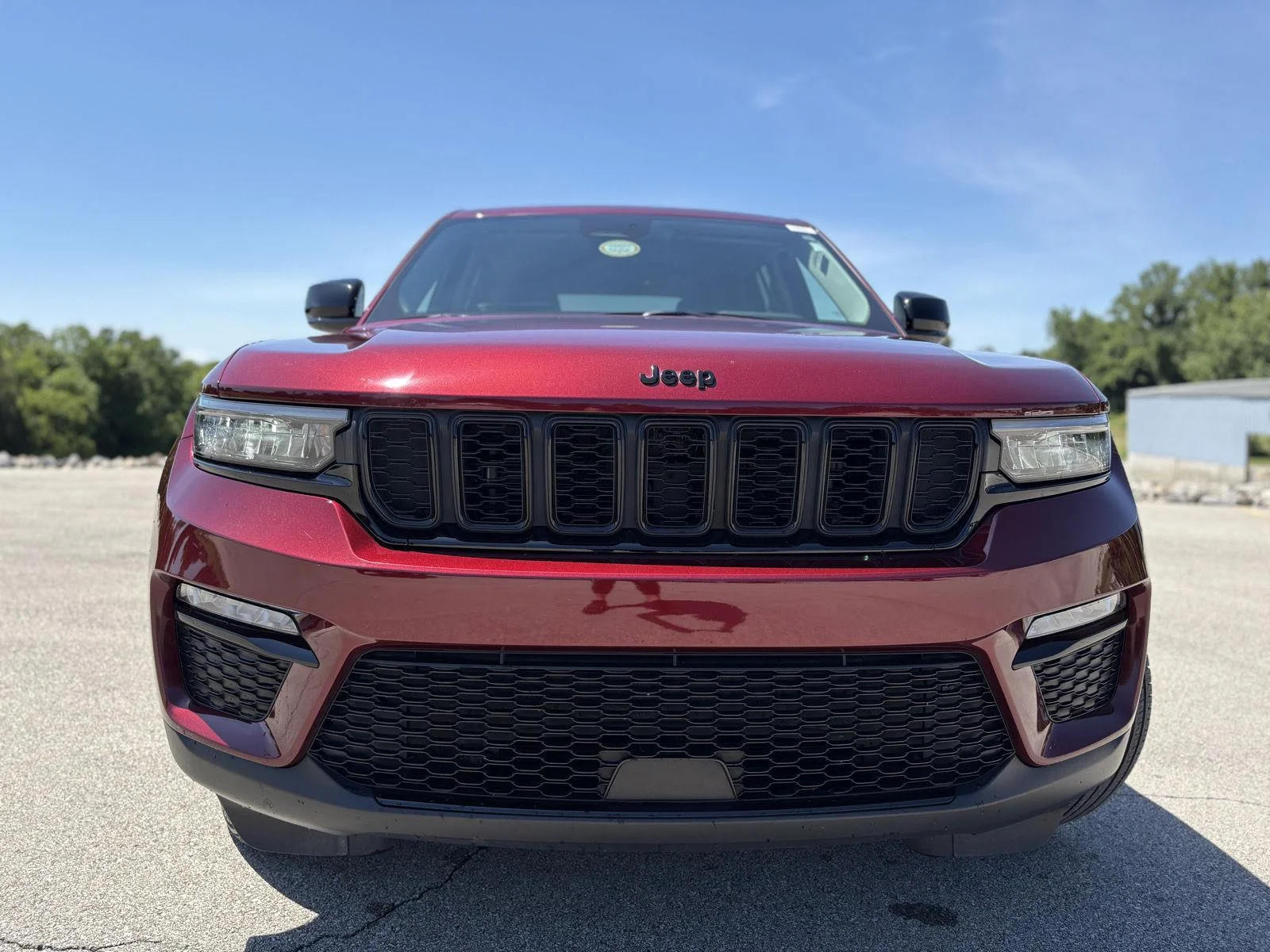 Used 2023 Velvet Red Pearlcoat Jeep Limited image 17