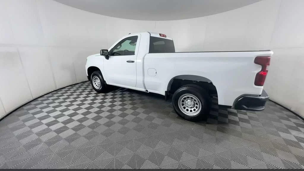 New 2026 Summit White Chevrolet WT image 13