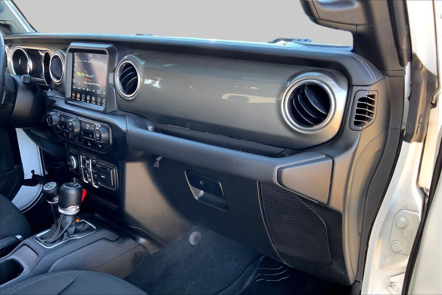 Used 2022 Bright White Clearcoat Jeep Overland image 37