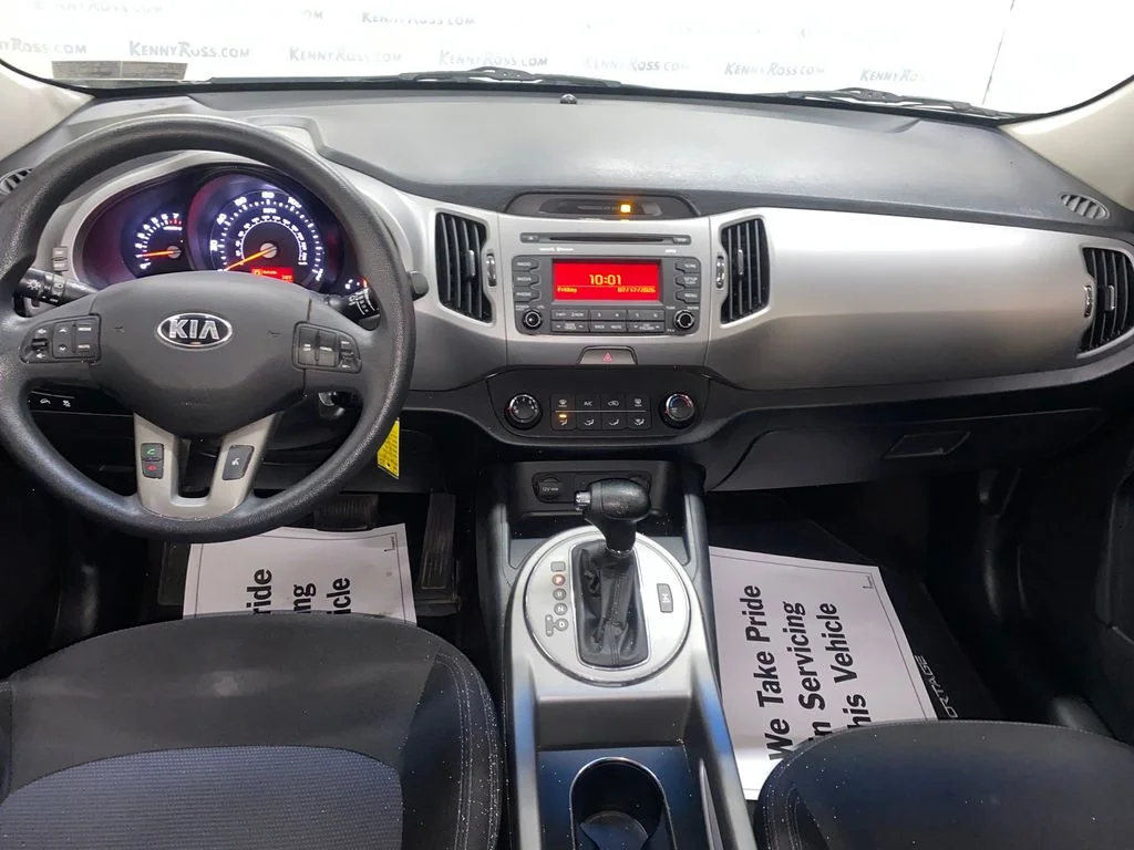 Used 2016 Silver Kia LX image 21