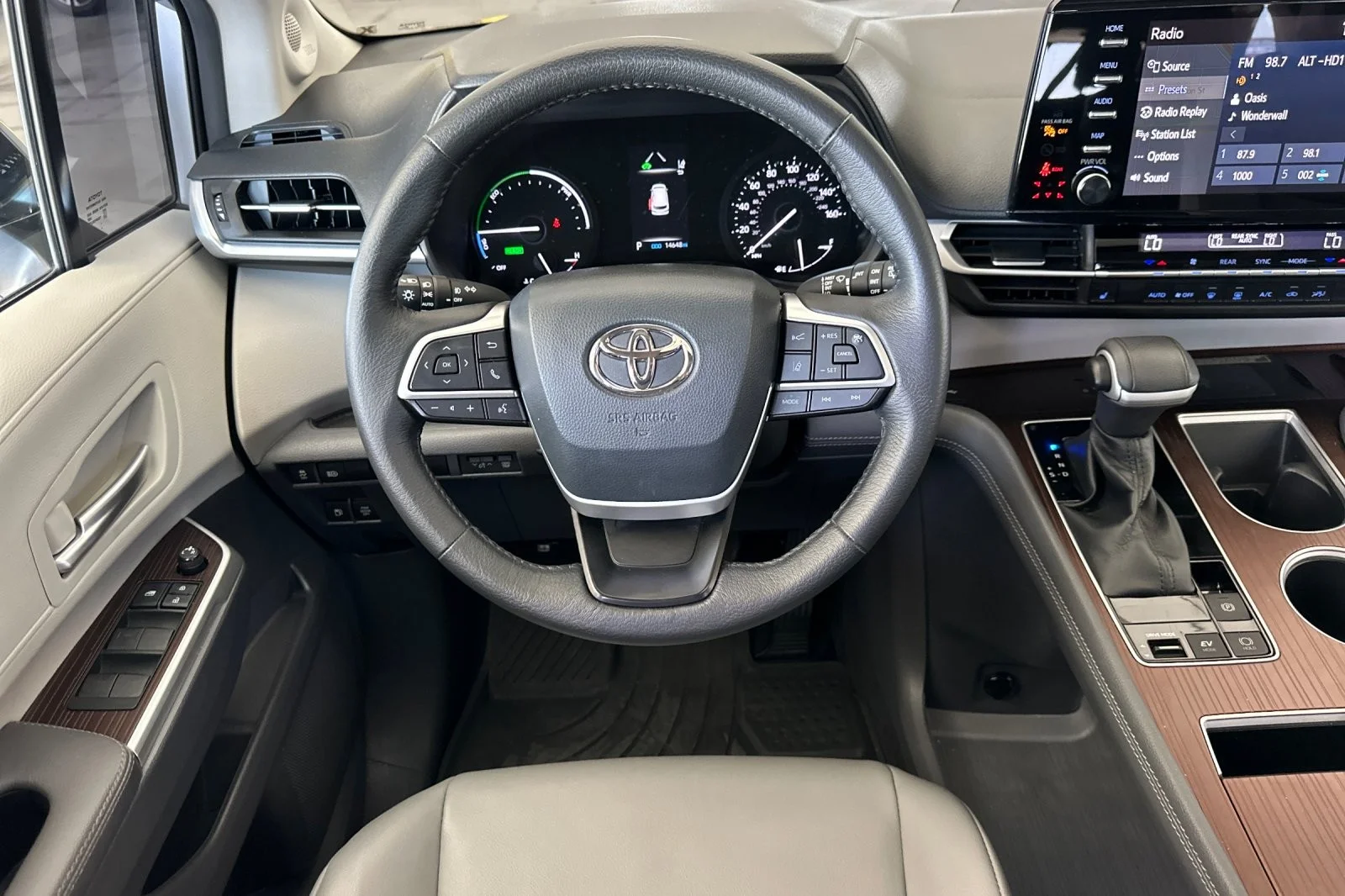 Used 2022 CELESTIAL SILVER MET Toyota XLE image 13