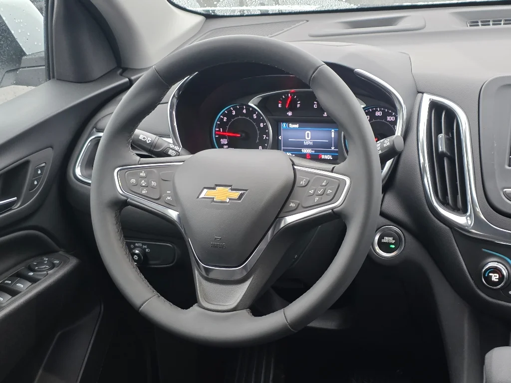 Used 2024 Summit White Chevrolet LT image 26
