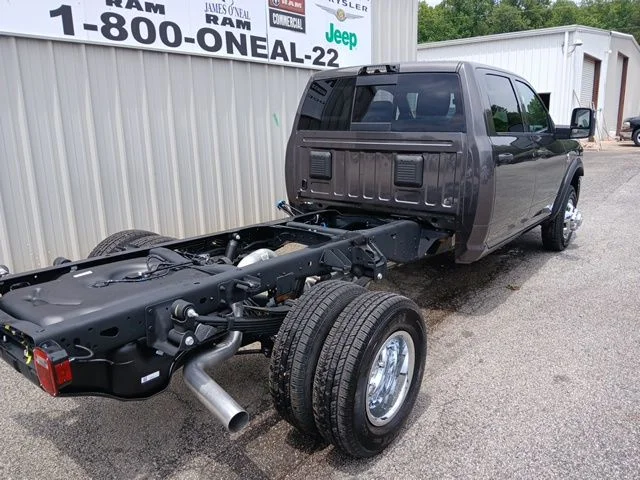 New 2026 Granite Crystal Metallic Clearcoat RAM Tradesman image 3