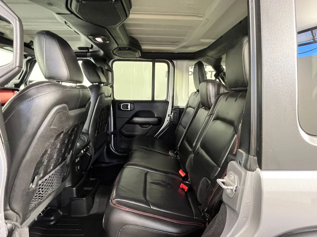 Used 2018 Silver Jeep Unlimited Rubicon image 21
