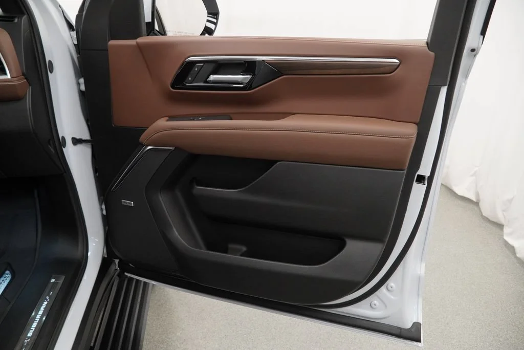 New 2026 Polar White Tricoat Chevrolet High Country image 32