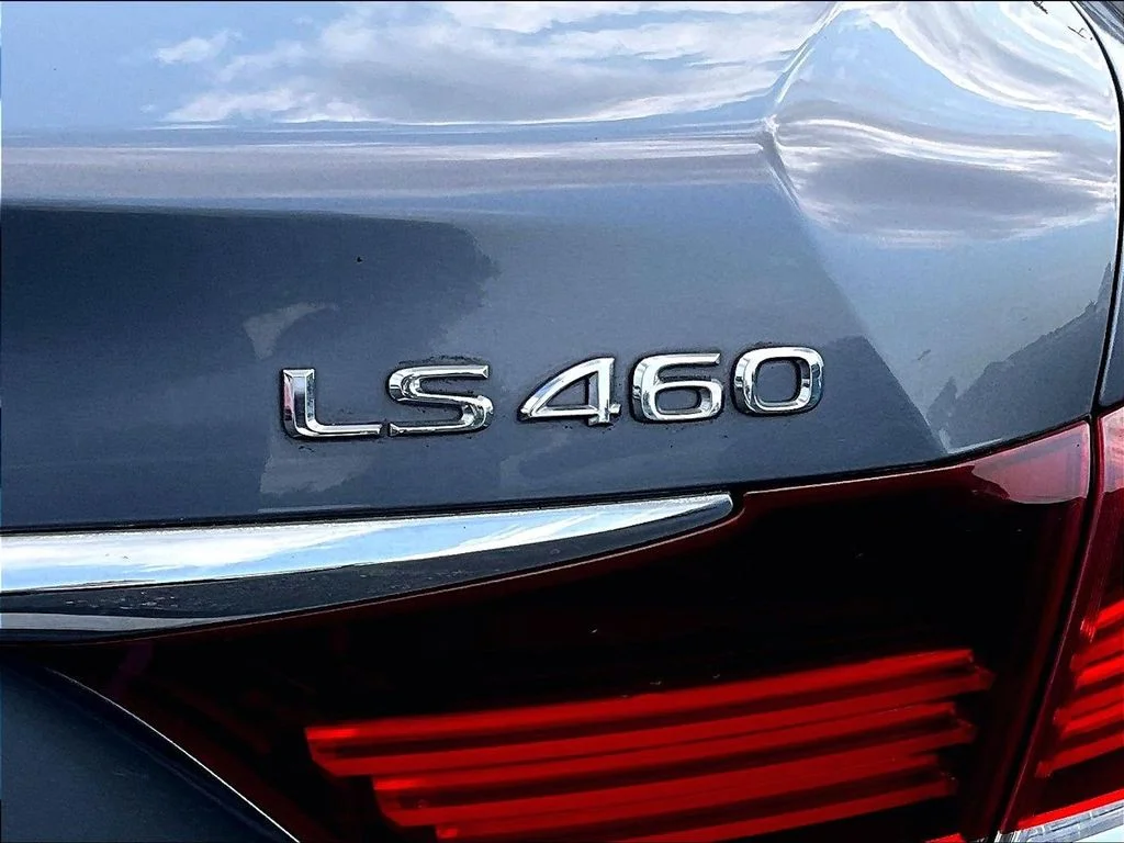 Used 2016 Gray Lexus 460 image 8